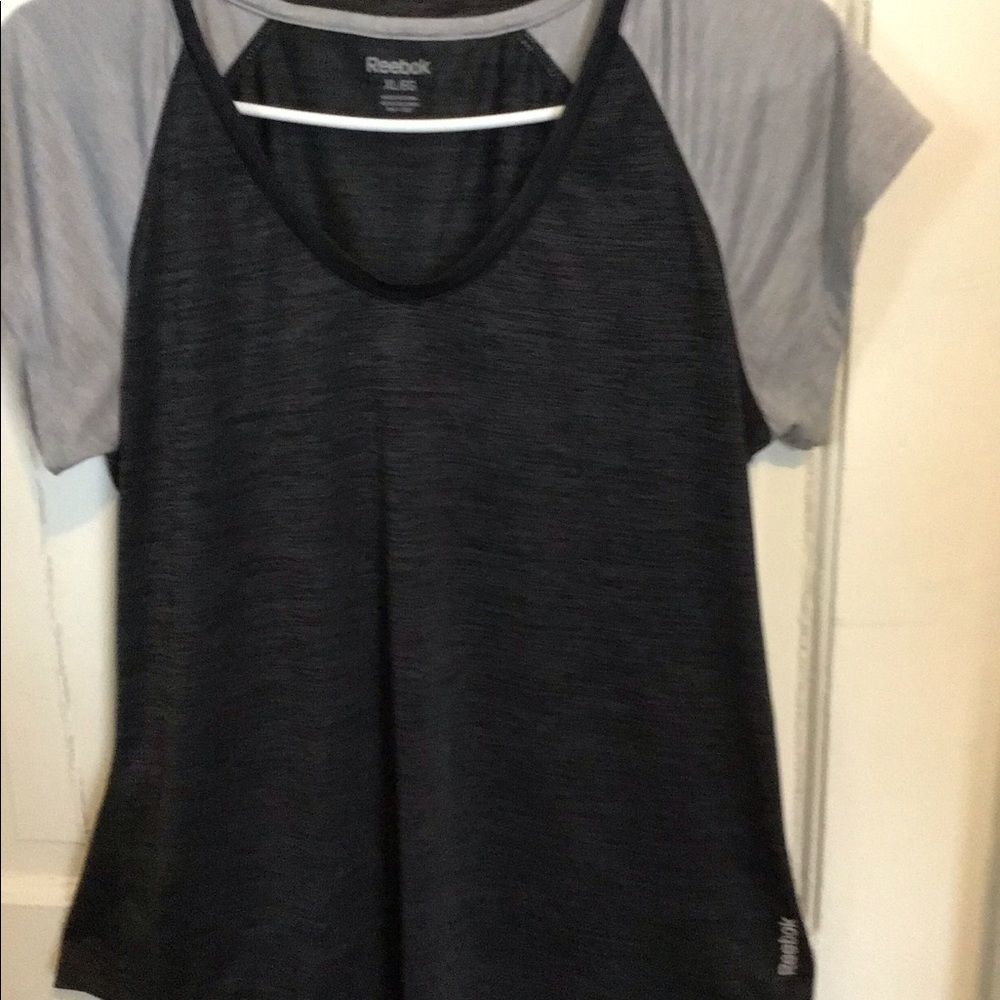 REEBOK T-SHIRTS GRAY